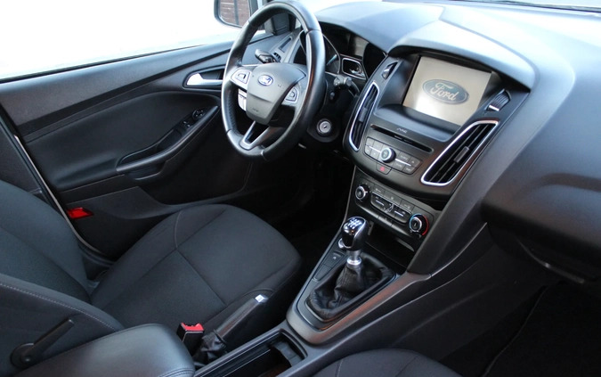 Ford Focus cena 35900 przebieg: 212158, rok produkcji 2016 z Olsztyn małe 407